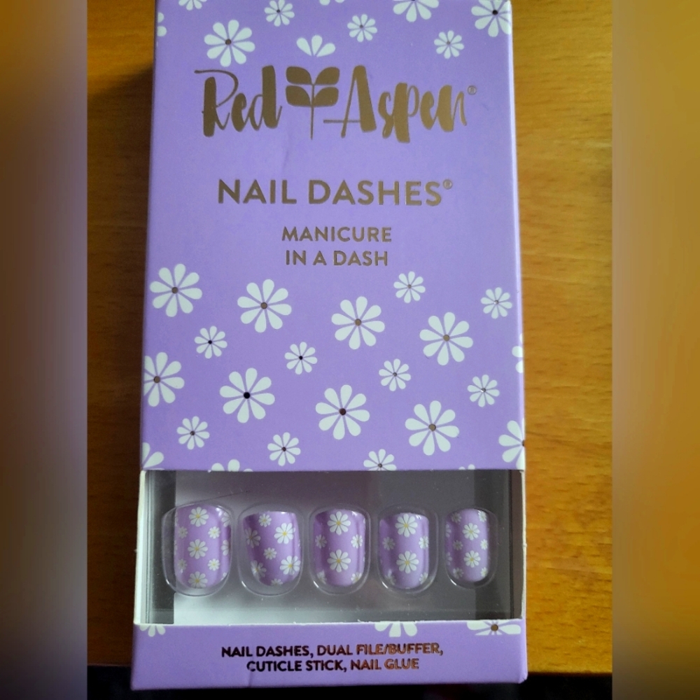 Red Aspen Purple Floral Nail Dashes